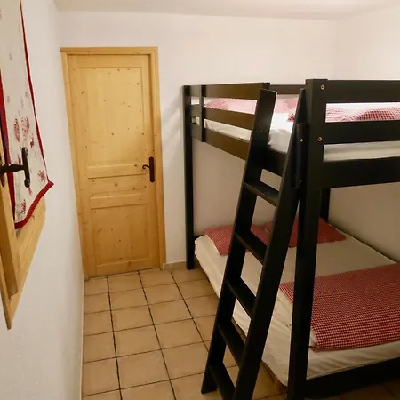 Dans 5 Pieces, 14 Pers, 4 Ch, Wifi, Jardin Prive Alpstuga *