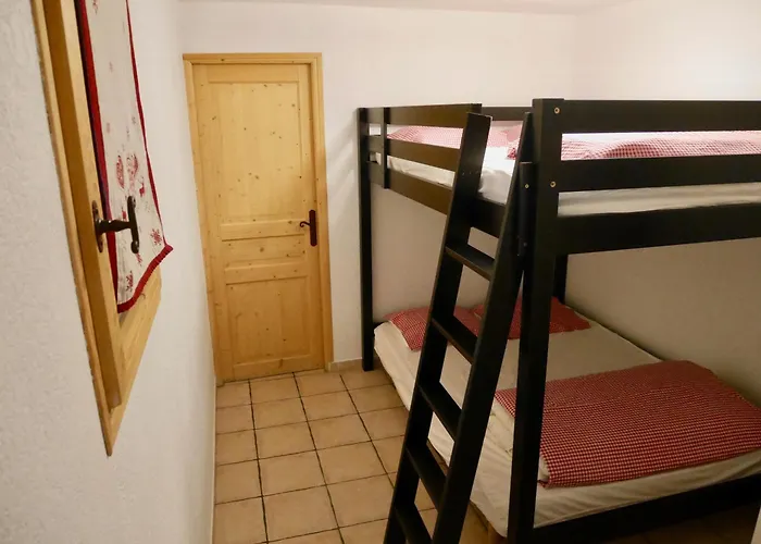 Dans 5 Pieces, 14 Pers, 4 Ch, Wifi, Jardin Prive Alpstuga *