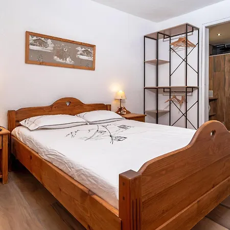 Dans 5 Pieces, 14 Pers, 4 Ch, Wifi, Jardin Prive Шале Ле-дез-Альп