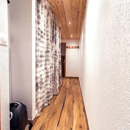 Dans 5 Pieces, 14 Pers, 4 Ch, Wifi, Jardin Prive Шале Ле-дез-Альп
