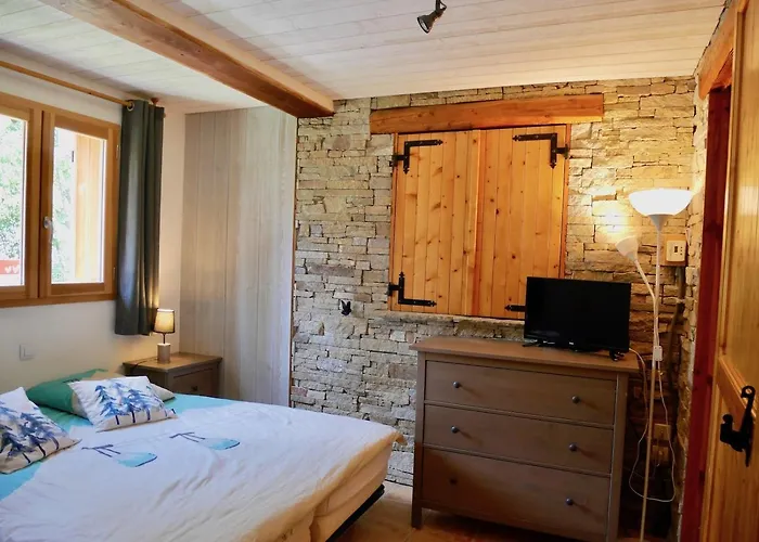 Dans 5 Pieces, 14 Pers, 4 Ch, Wifi, Jardin Prive