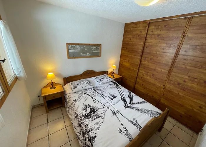 Dans 5 Pieces, 14 Pers, 4 Ch, Wifi, Jardin Prive 木屋